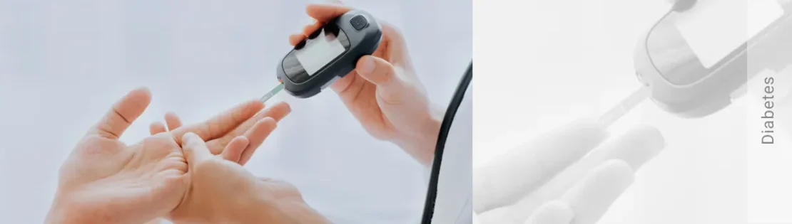 فردی دیابتی در حال اندازه گیری میزان قند خون