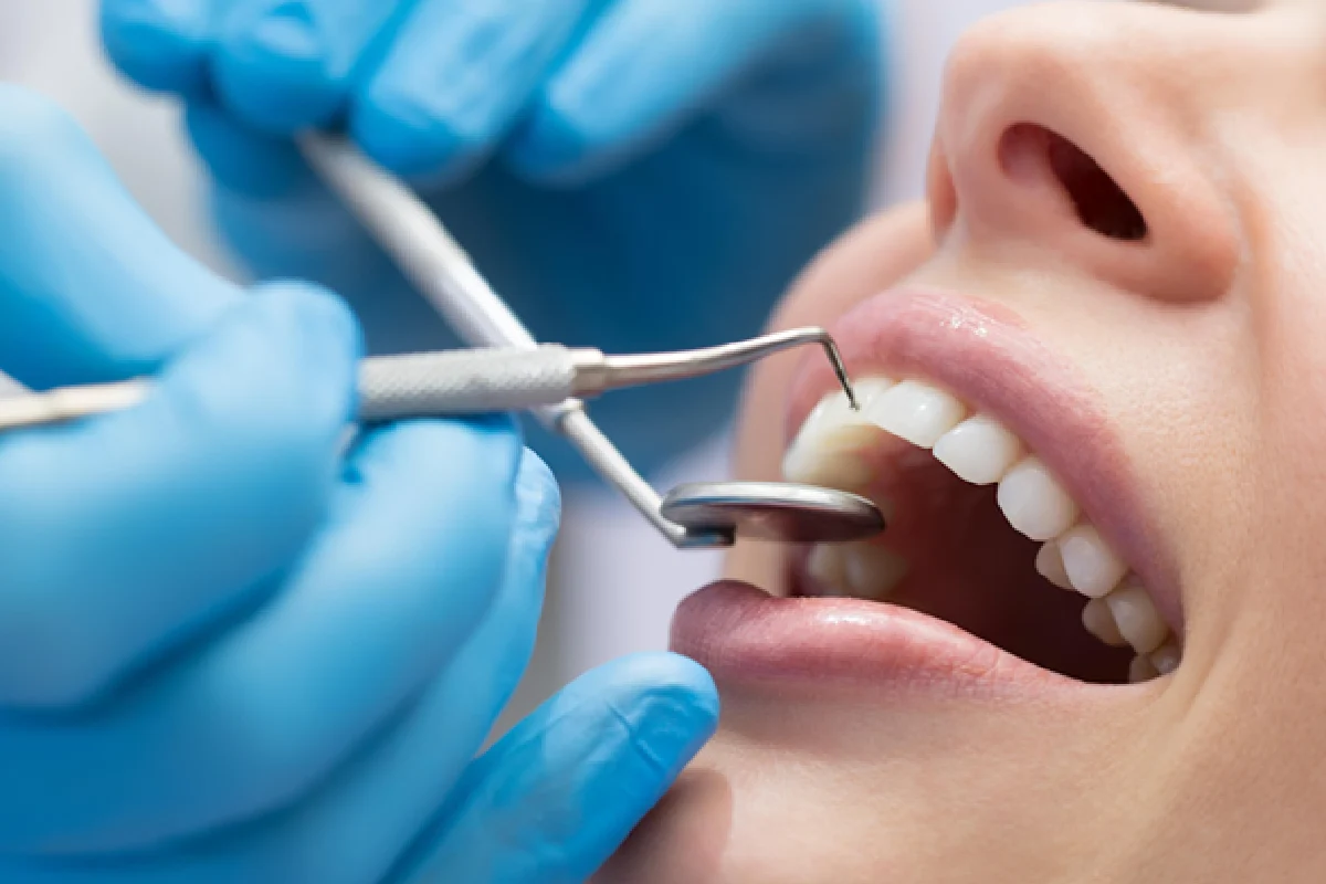 آیا دندانپزشکی بدون درد واقعیت دارد؟ معرفی روش‌های بی‌حسی